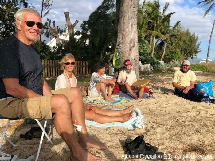 travail personnel sur la plage à Maurice
