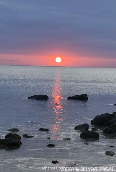 coucher de soleil sur la mer à Maurice